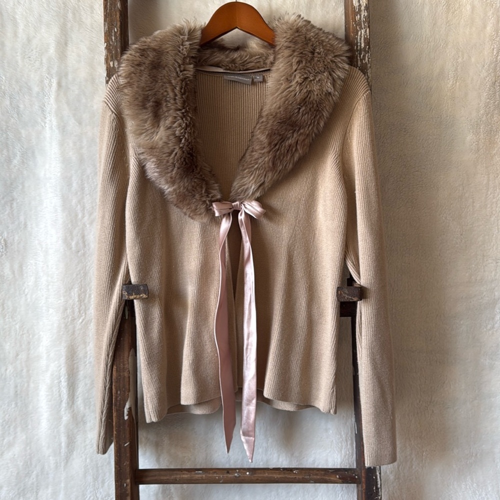 Craft and Barrow sweater cardigan with fur like collar